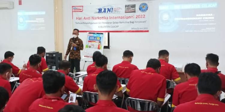 Peringati HANI, Karyawan Alfamart Diberi Penyuluhan Anti Narkotika