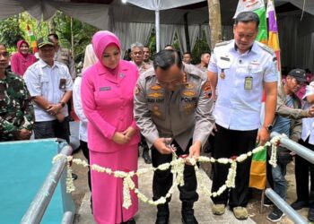 Polresta Cilacap Bangun Jembatan Merah Putih, Akses Warga Gandrungmangu Jadi Mudah